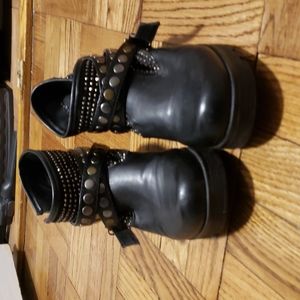 Women's black boots